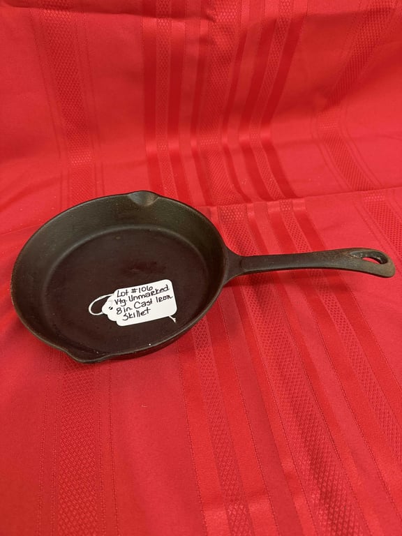 VTG UNMARKED 8 CAST IRON SKILLET