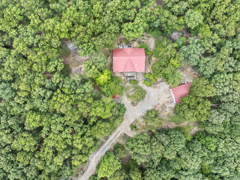 3 bed 3 bath home on 26.19 acres - Image 18