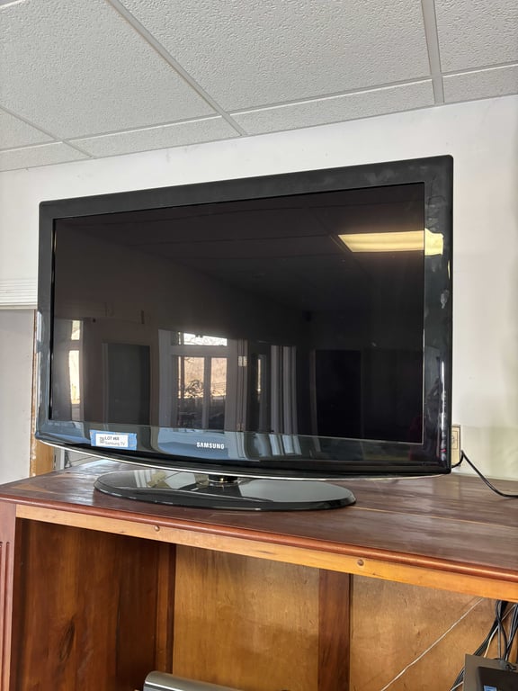 40" Samsung TV