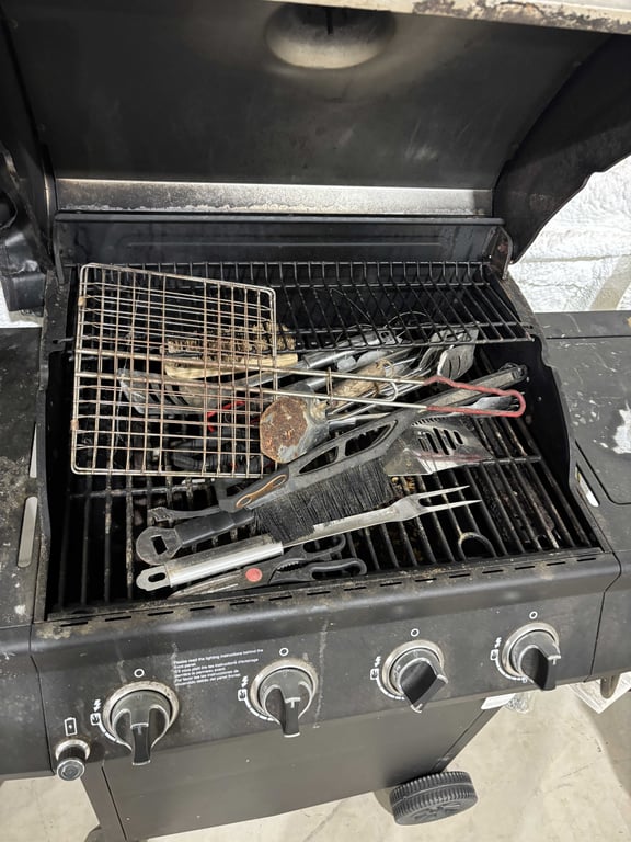 NexGrill 4 Burner Gas Grill with Cover - Image 5