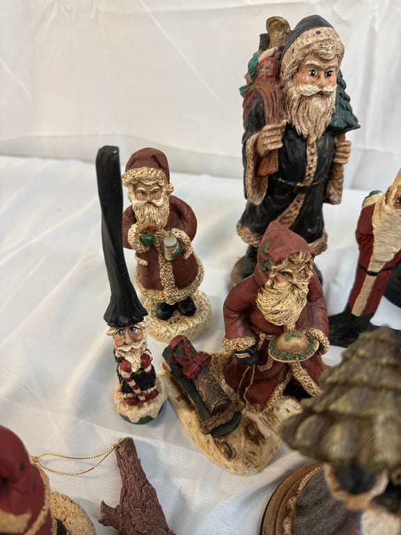22 PCS CHRISTMAS DECOR HANDCRAFTED IN VA - Image 3