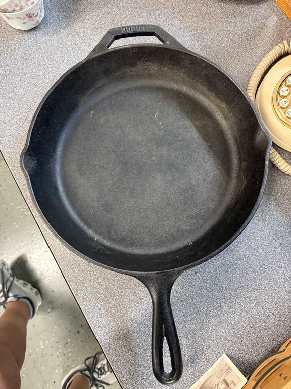 LODGE CAST IRON