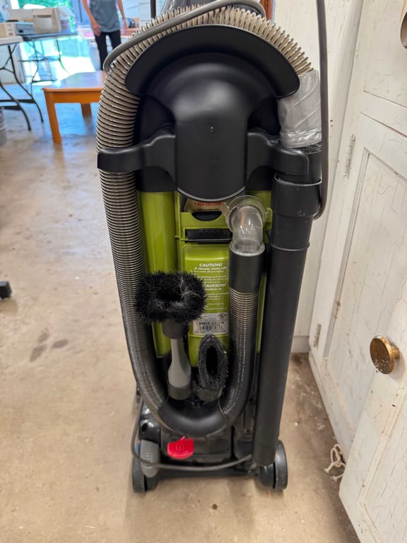 Eureka pet vacuum - Image 4