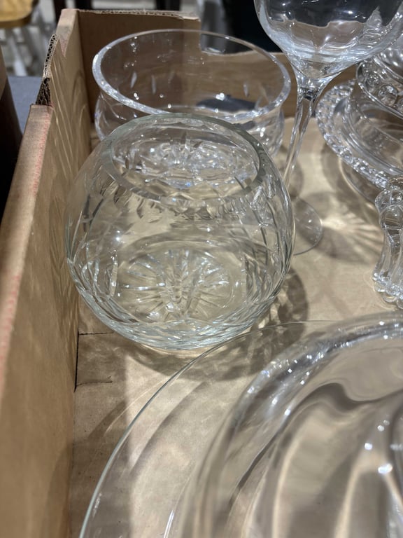8 Pieces of Misc Glassware - Image 2