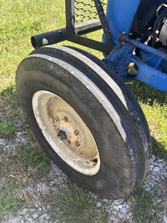 Ford 2000 Tractor - Image 14
