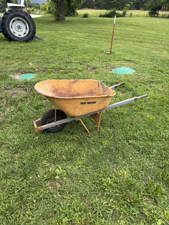 Wheelbarrow (yellow)