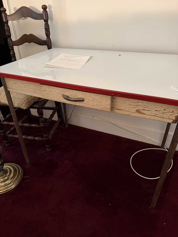 VTG ENAMEL TABLE