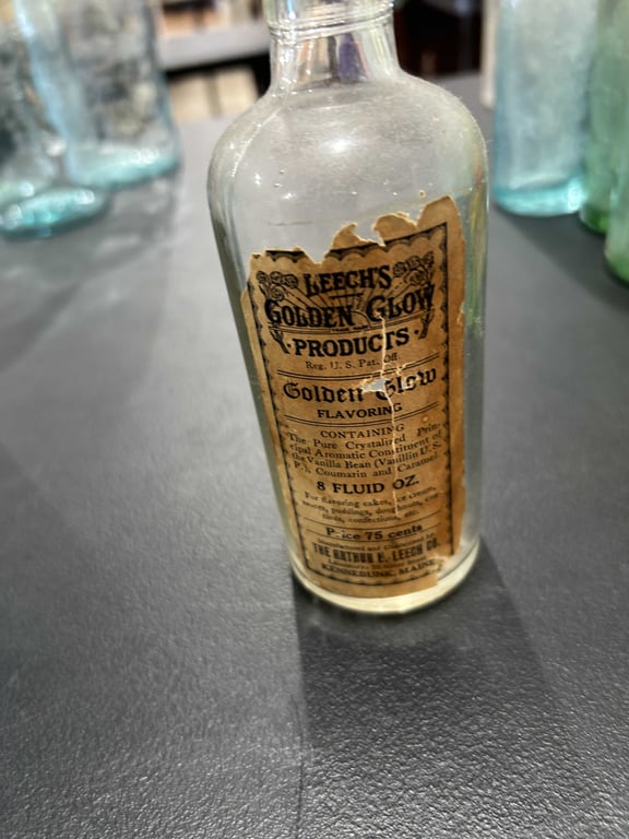 Misc glass bottles - Image 7
