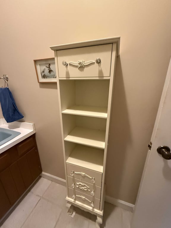 3 PC FRENCH PROVINCIAL STYLE BATHROOM STORAGE - Image 2
