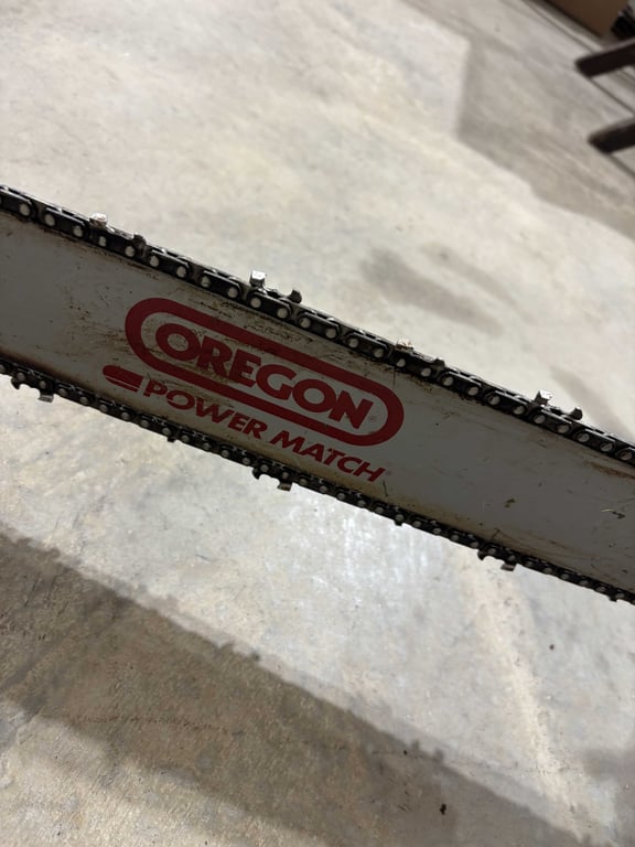 Stihl professional 460 magnum with Oregon 36" bar - Image 4