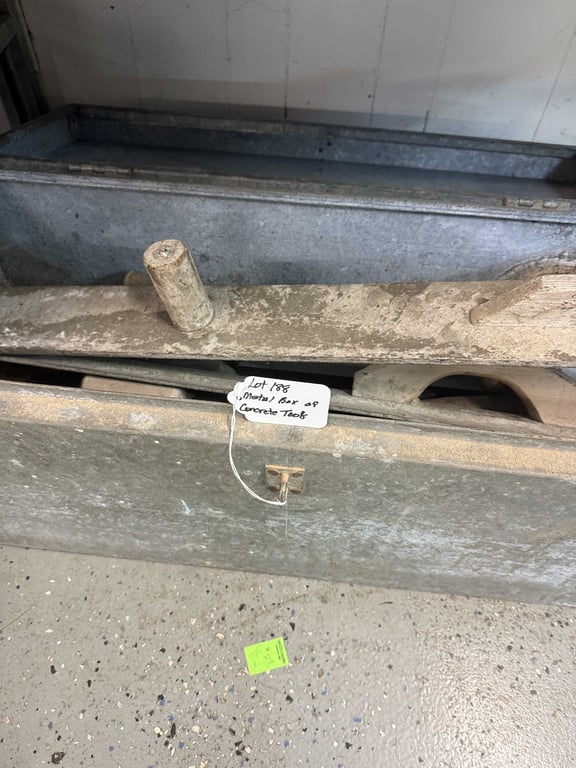 METAL BOX OF CONCRETE TOOLS