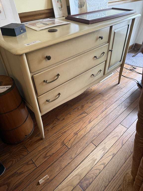 VTG CREAM COLOR CREDENZA