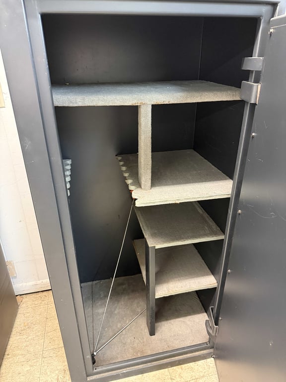 TREADLOK II 14 LONG GUN SAFE - Image 2