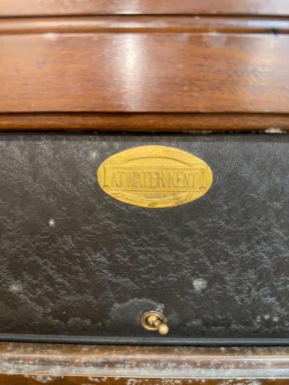 VTG POOLEY RADIO CABINET - Image 4