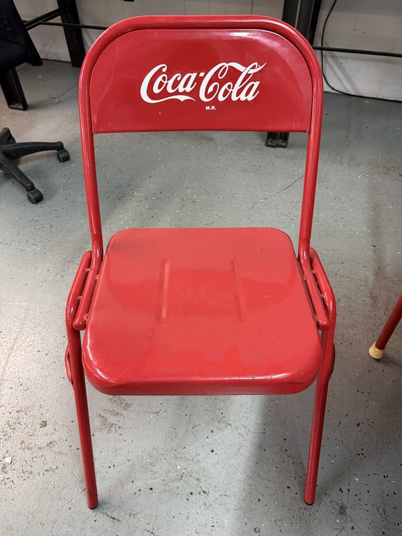 COKE TABLE W/4 CHAIRS - Image 6