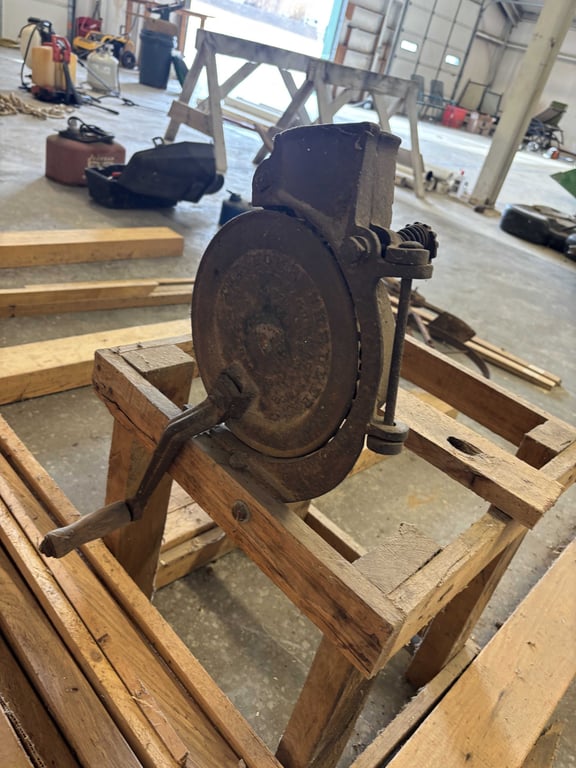 Antique Cast Iron Corn Sheller - Image 3