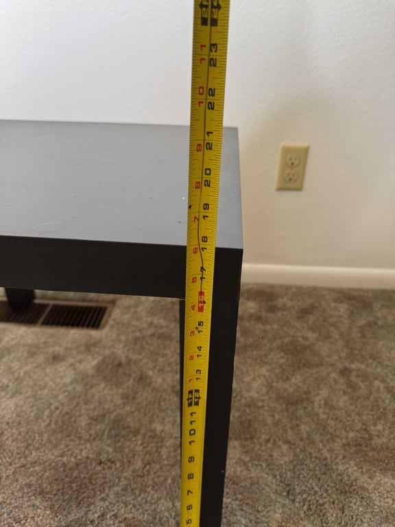 Two mismatched side tables - Image 7