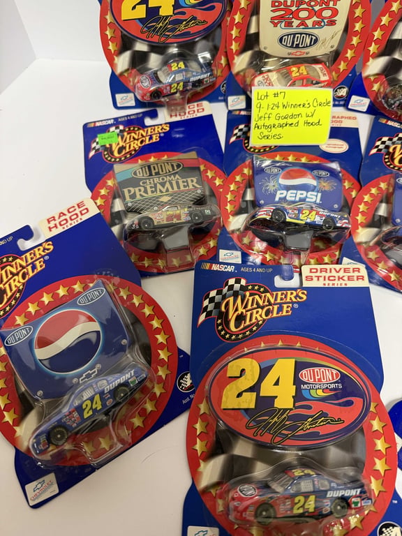 9 - 1:24 WINNERS CIRCLE JEFF GORDON AUTOGRAPHED HOOD - Image 4