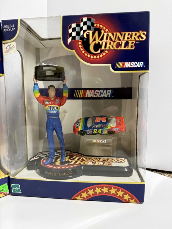 3 - WINNERS CIRCLE CHAMPIONSHIP LEGACY W/FIGURES 1 - 99 WINNERS CIRCLE W/FIGURE - Image 5