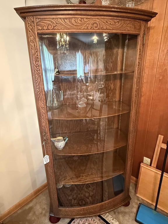 LATE VICTORIAN QUARTER SAWN OAK CURVED GLASS CHINA CABINET