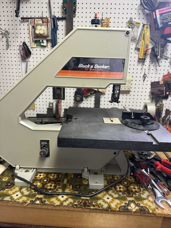 BLACK & DECKER 12" BAND SAW