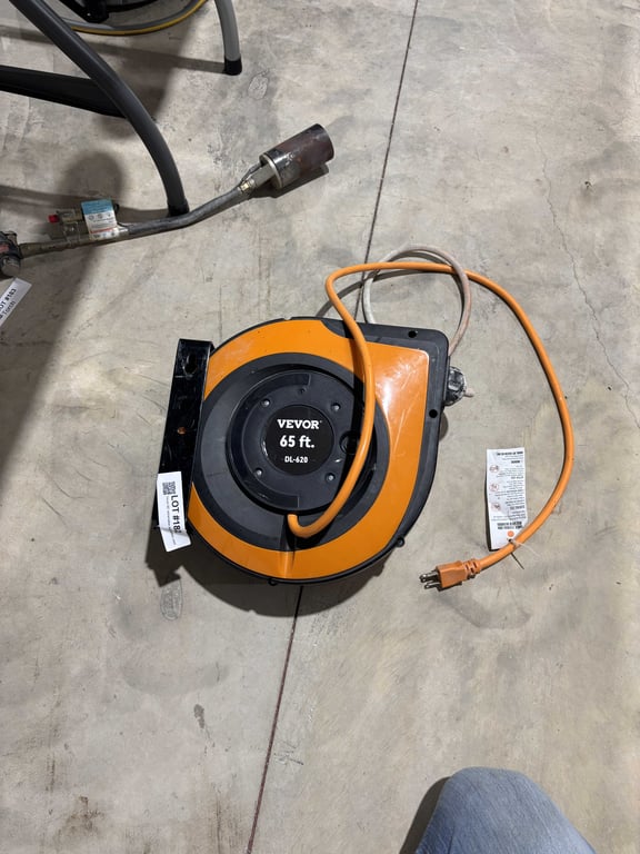 Vevor 65' retractable extension cord