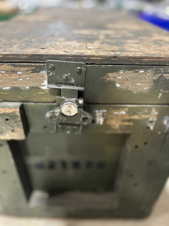 Vintage chest  - Image 2