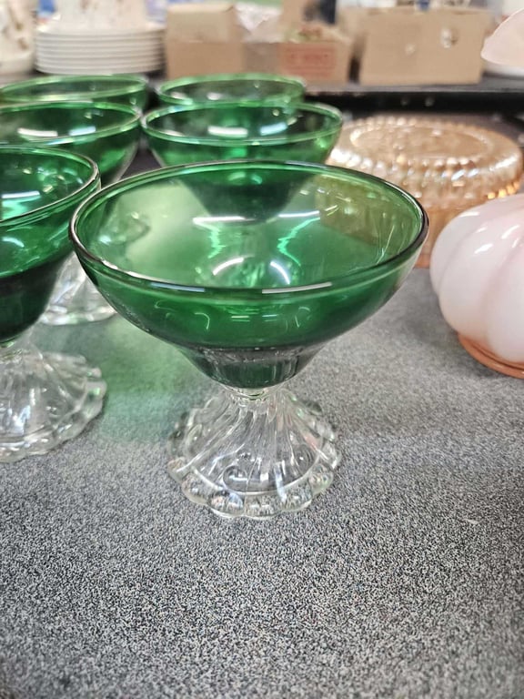 6 ANCHOR HOCKING FORREST GREEN FOOTED GLASS - Image 2