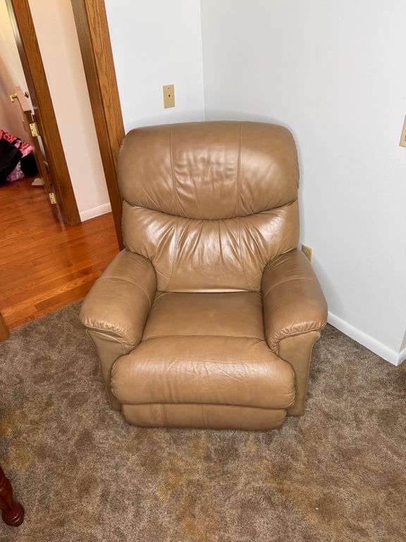 3 pc La-Z-Boy leather living room set - Image 2