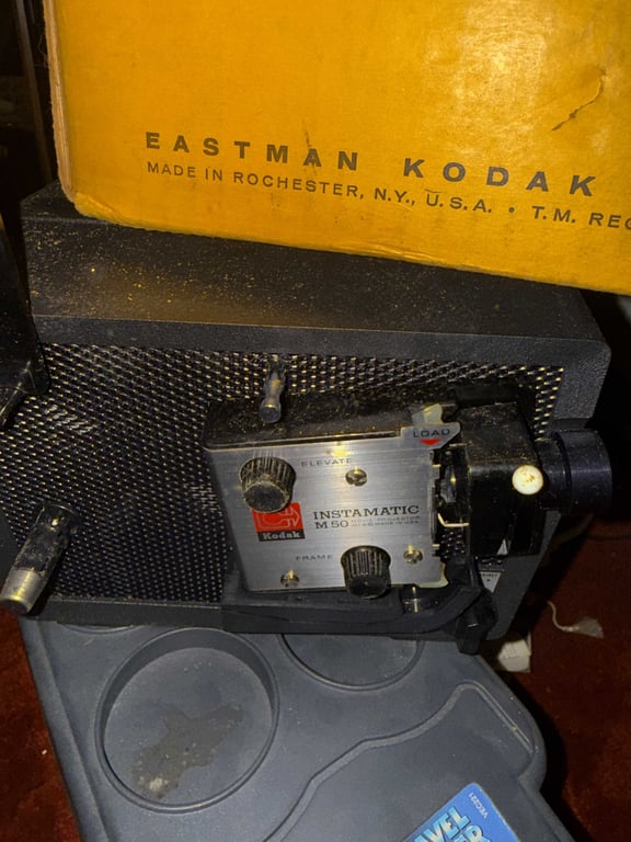 VTG KODAK INSTAMATIC M50 SUPER 8 PROJECTOR - Image 2