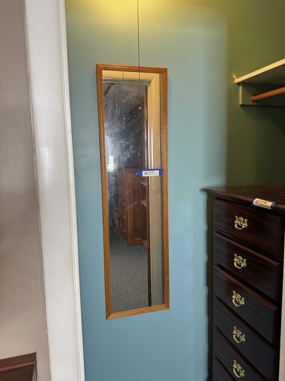 Hanging wall mirror