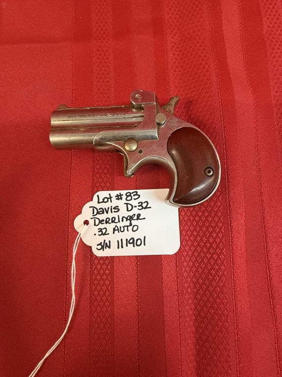 DAVIS D-32 DERRINGER 32 AUTO S/N 111901 - Image 2