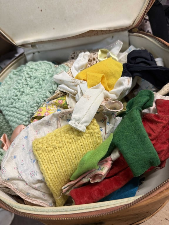 BOX W/ VTG. DOLLS & CLOTHES - Image 3