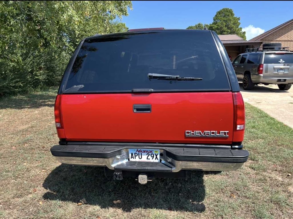 1994 Chevy Suburban 4x4 - Image 7