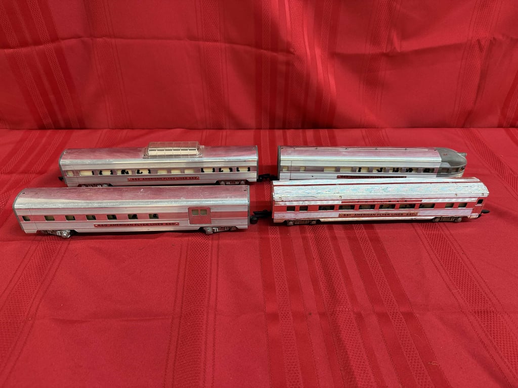 SET OF 4 A.C. GILBERT AMERICAN FLYER STEAMLINER SERIES