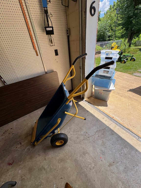 Muletto wheelbarrow
