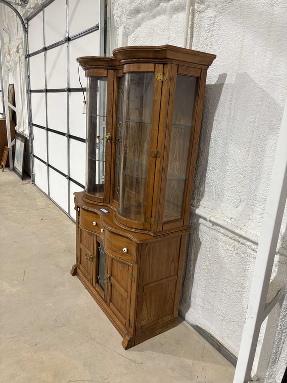 China Cabinet - Image 3