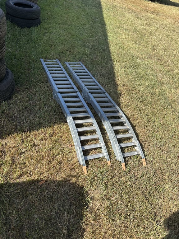 Aluminum folding ramps