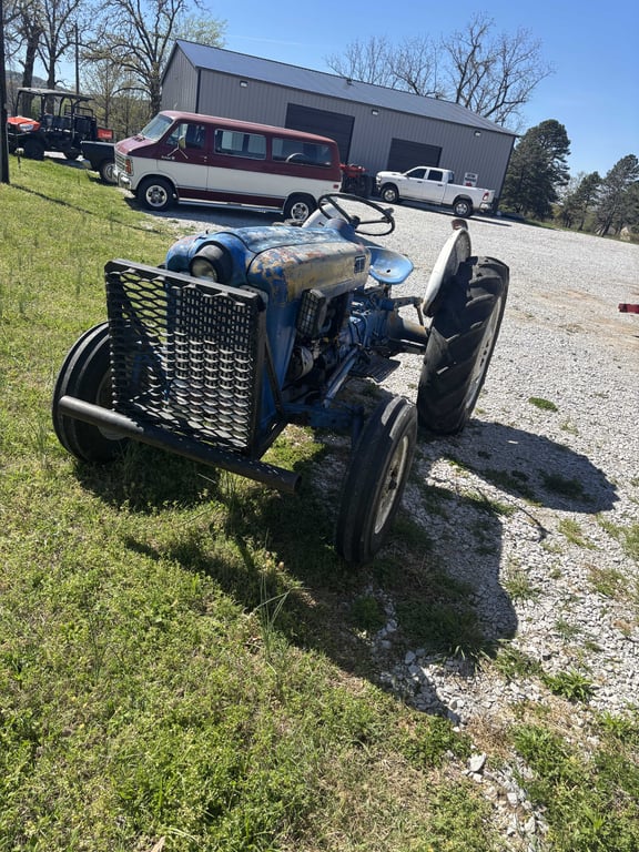 Ford 2000 Tractor