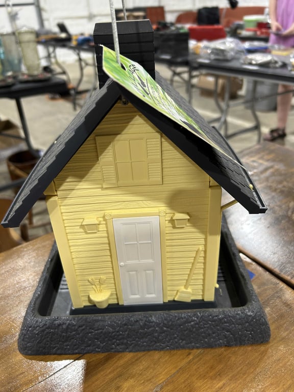 Village Collection birdhouse - Image 4