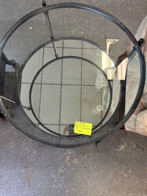 ROUND GLASS & MIRRORED TABLE - Image 2