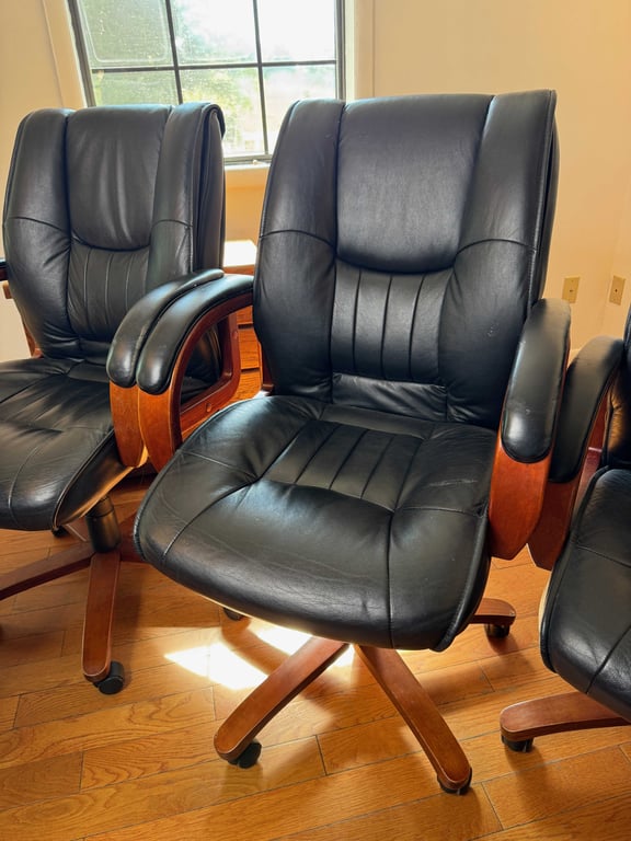 4 leather rolling chairs - Image 5