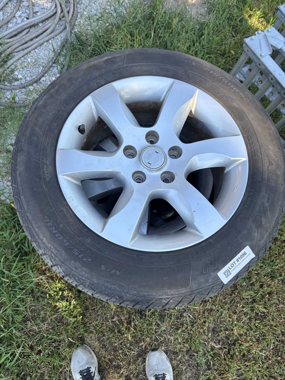 215/60/R16 alloy wheels and tires - Image 2