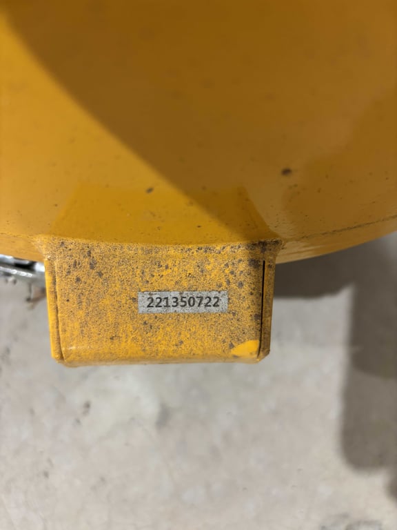 25 Gallon Hand Crank Diesel Pump - Image 6