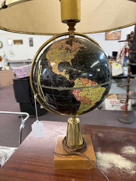 GLOBE LAMP - Image 2