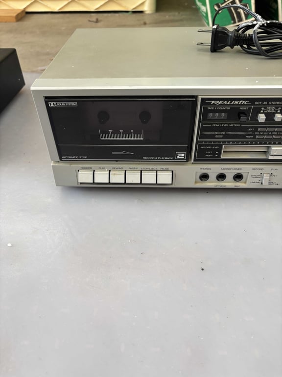 Realistic cassette player - Image 2