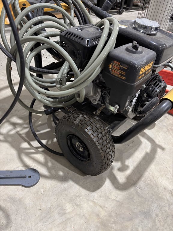 DeWalt 3400 PSI Pressure Washer - Image 5
