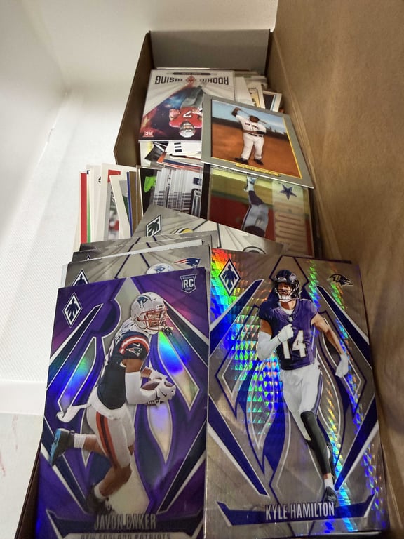 SLEEVE OF CARDS VAR. DATES, FOOTBALL, BASKETBALL & BASEBALL - Image 2