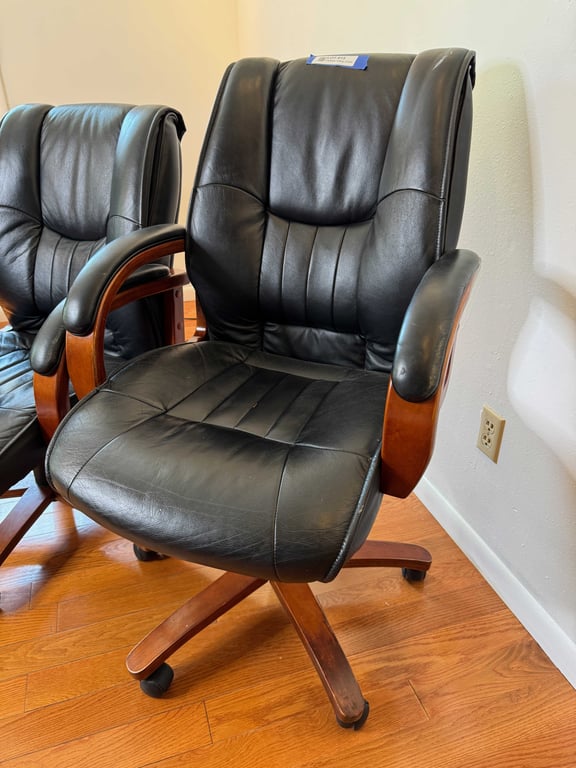 4 leather rolling chairs - Image 3