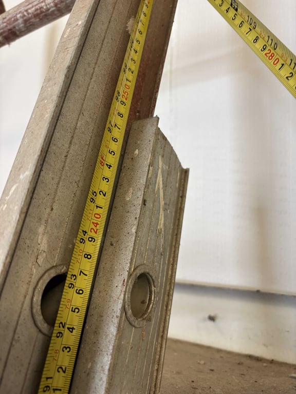 Extension Ladder - Image 2